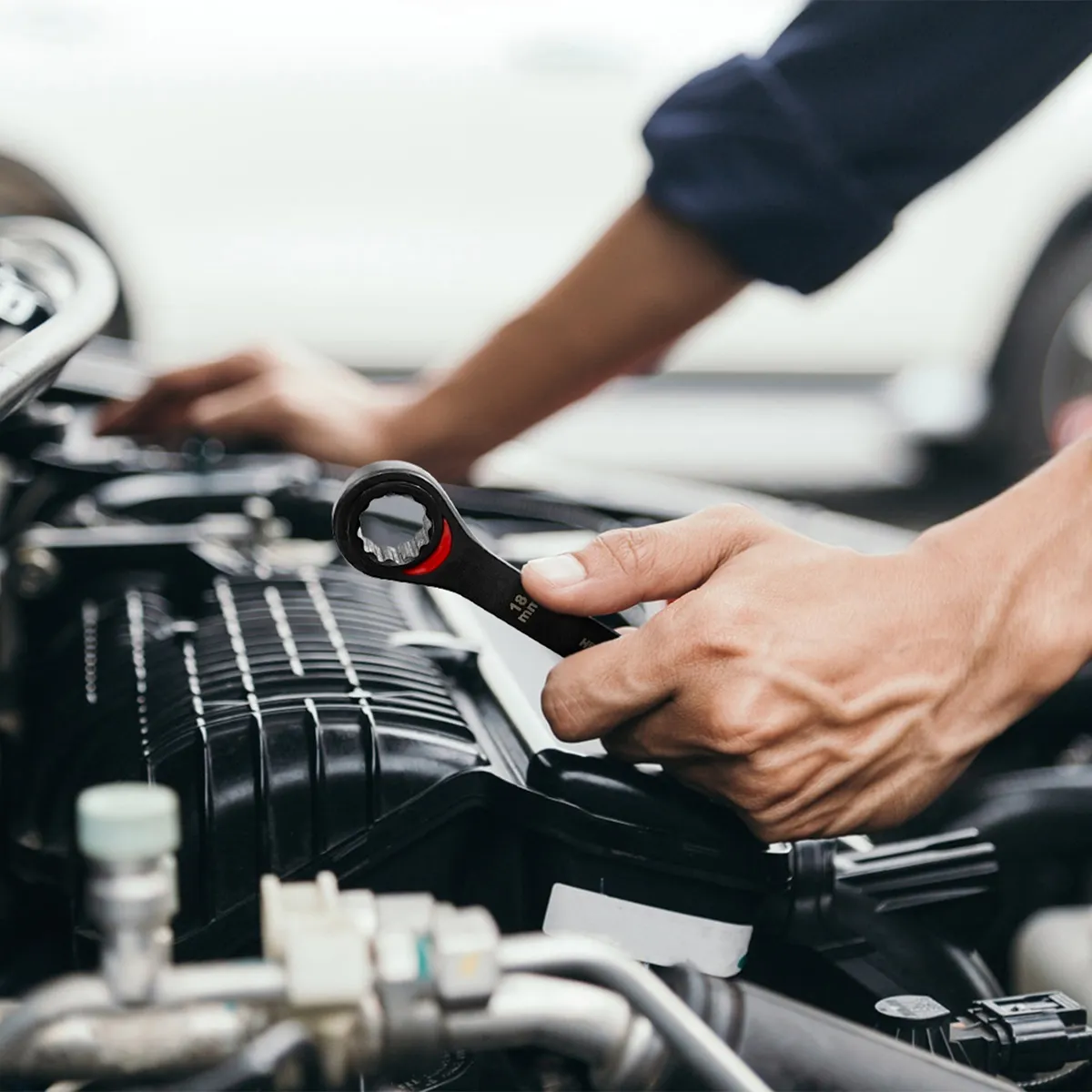 12pc Ratcheting Wrench Set Featuring Smooth 180° Flex Heads